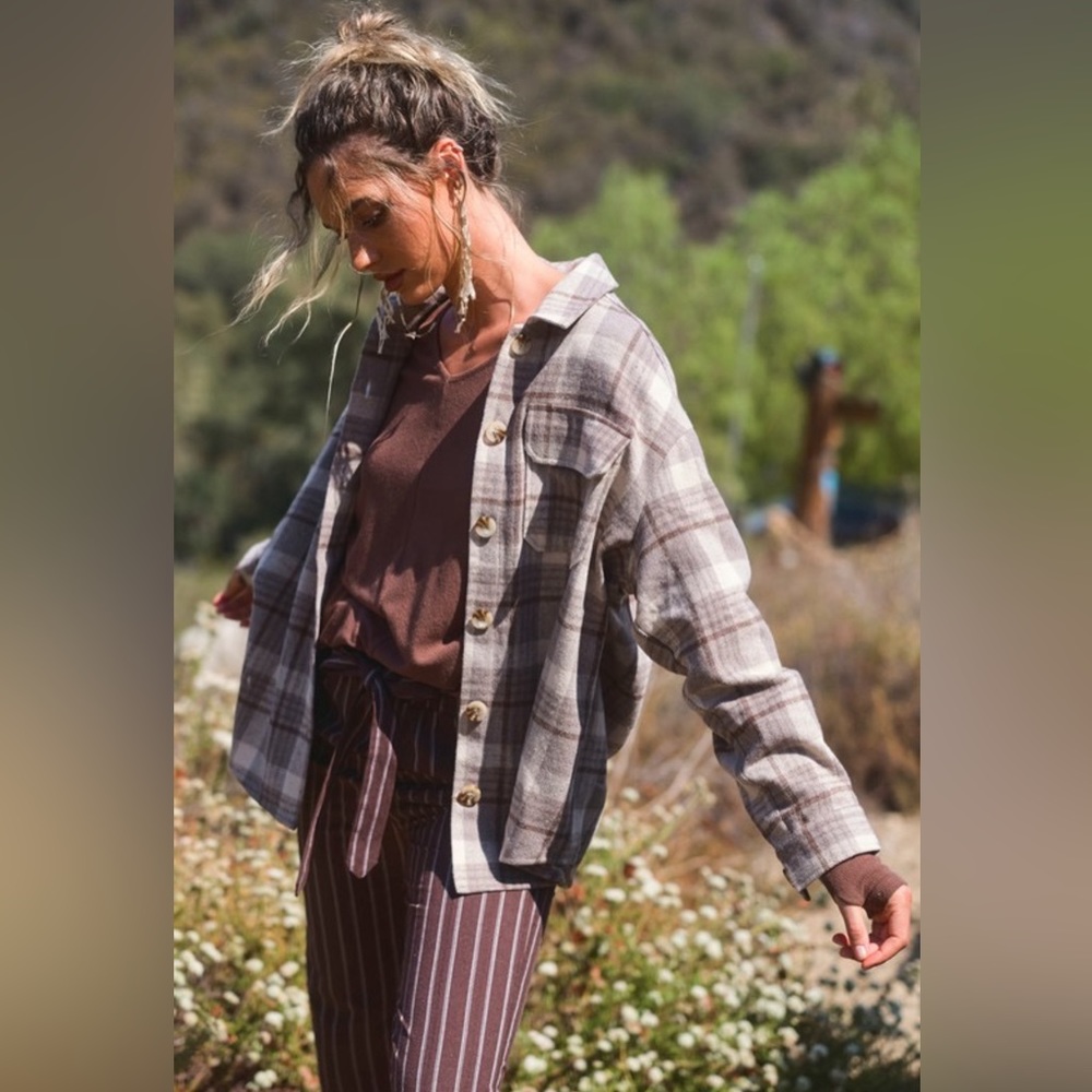 Button Down‎ Flannel - Picture 2 of 5